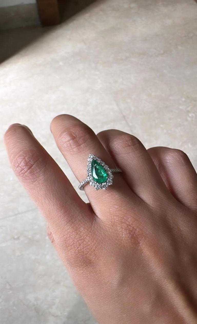 Set in 18K Gold, 1.09 carats, natural Zambian Emerald & Diamond Engagement Ring