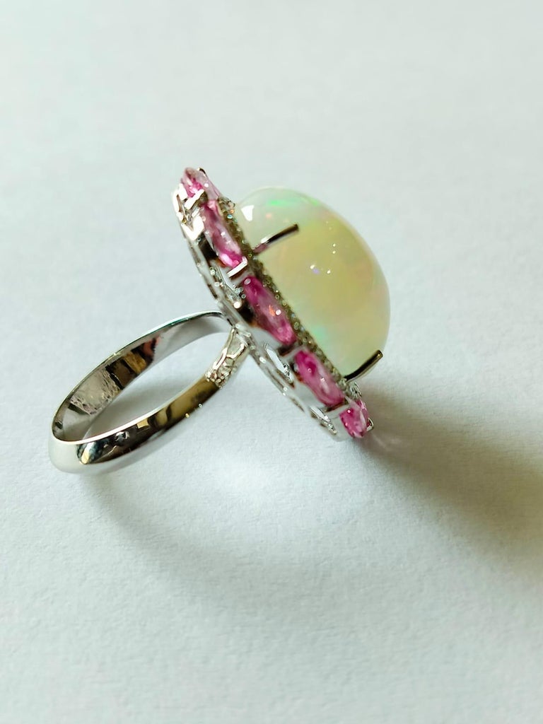 8.13 carats Ethiopian Opal, Pink Sapphires & Diamonds Cocktail Ring