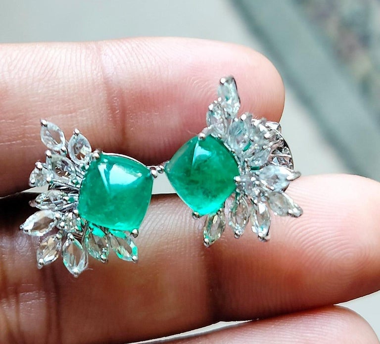 18K Gold, 4.33 Carat, Natural Emerald Sugarloaf & Diamonds Stud Earrings