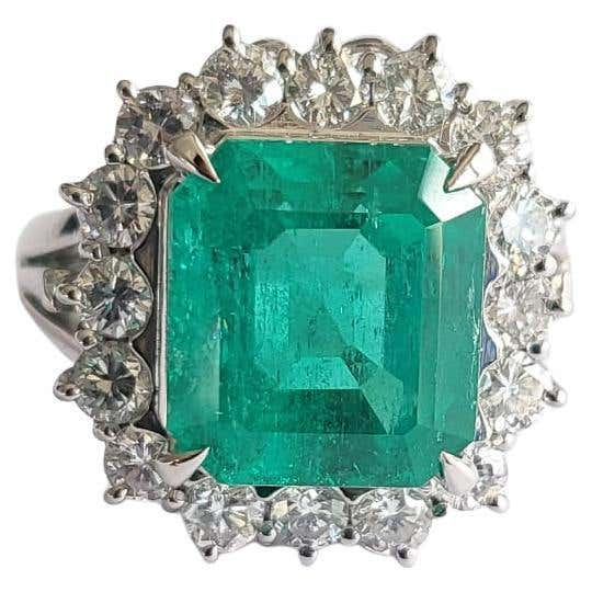 Platinum ring emerald