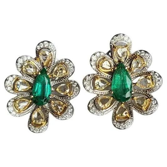 Stud emerald earrings